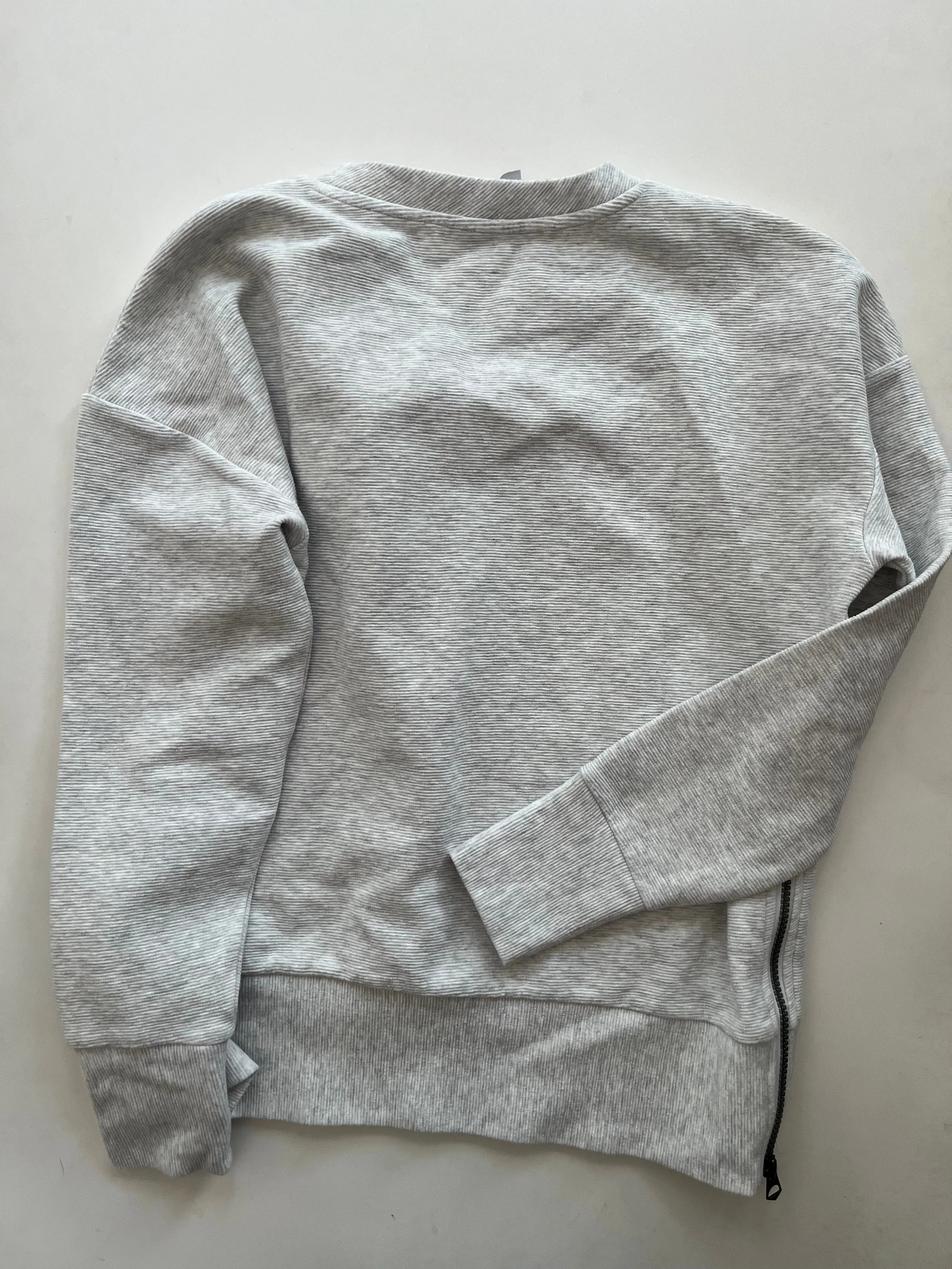 Athletic Sweatshirt Crewneck By Te Verde In Grey, Size: Xs