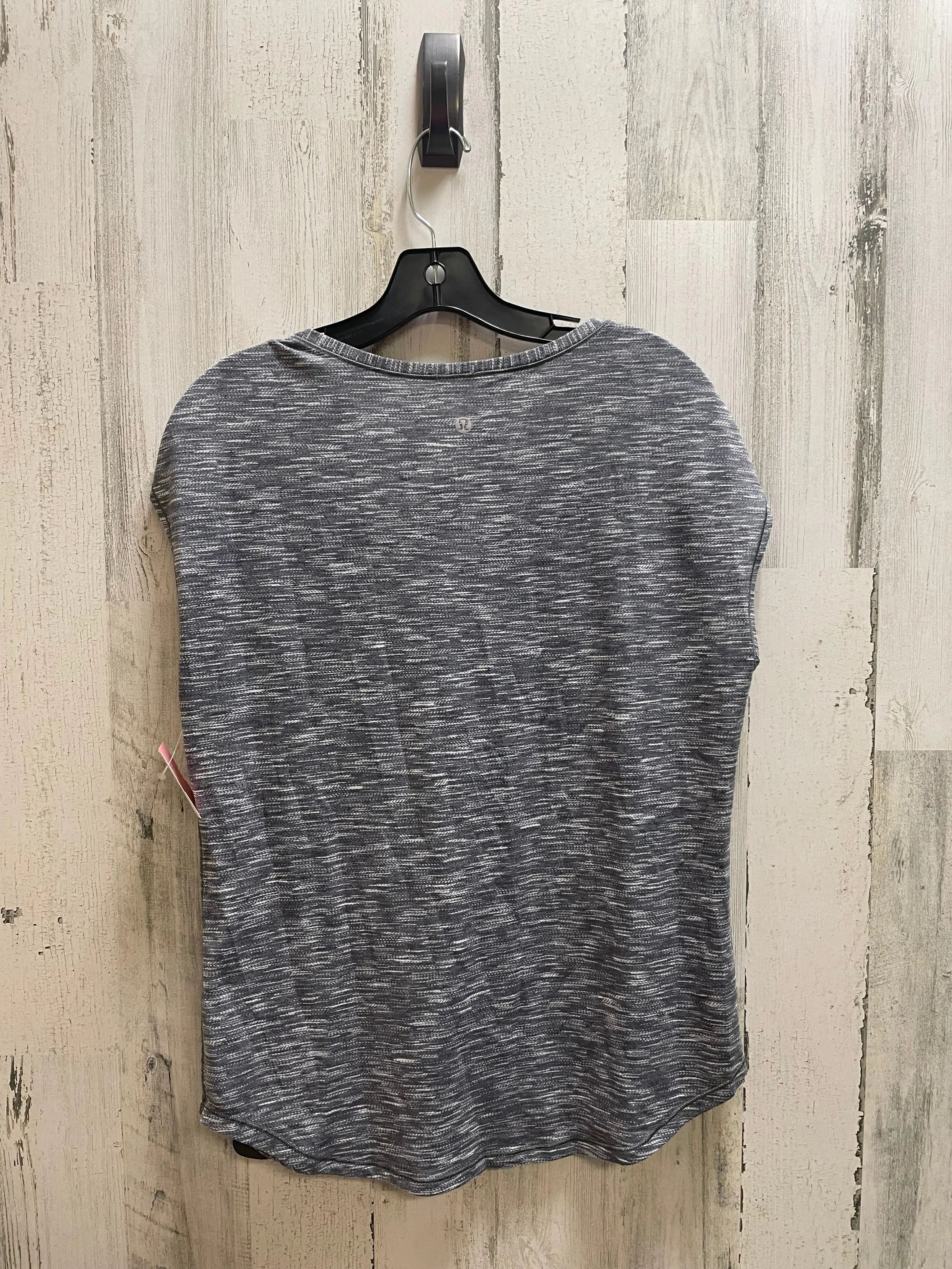 Athletic Top Short Sleeve By Lululemon In Grey, Size: M