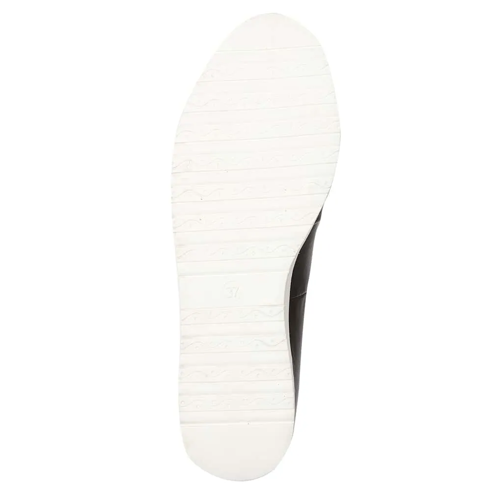 Dandy Flat in Black Leather