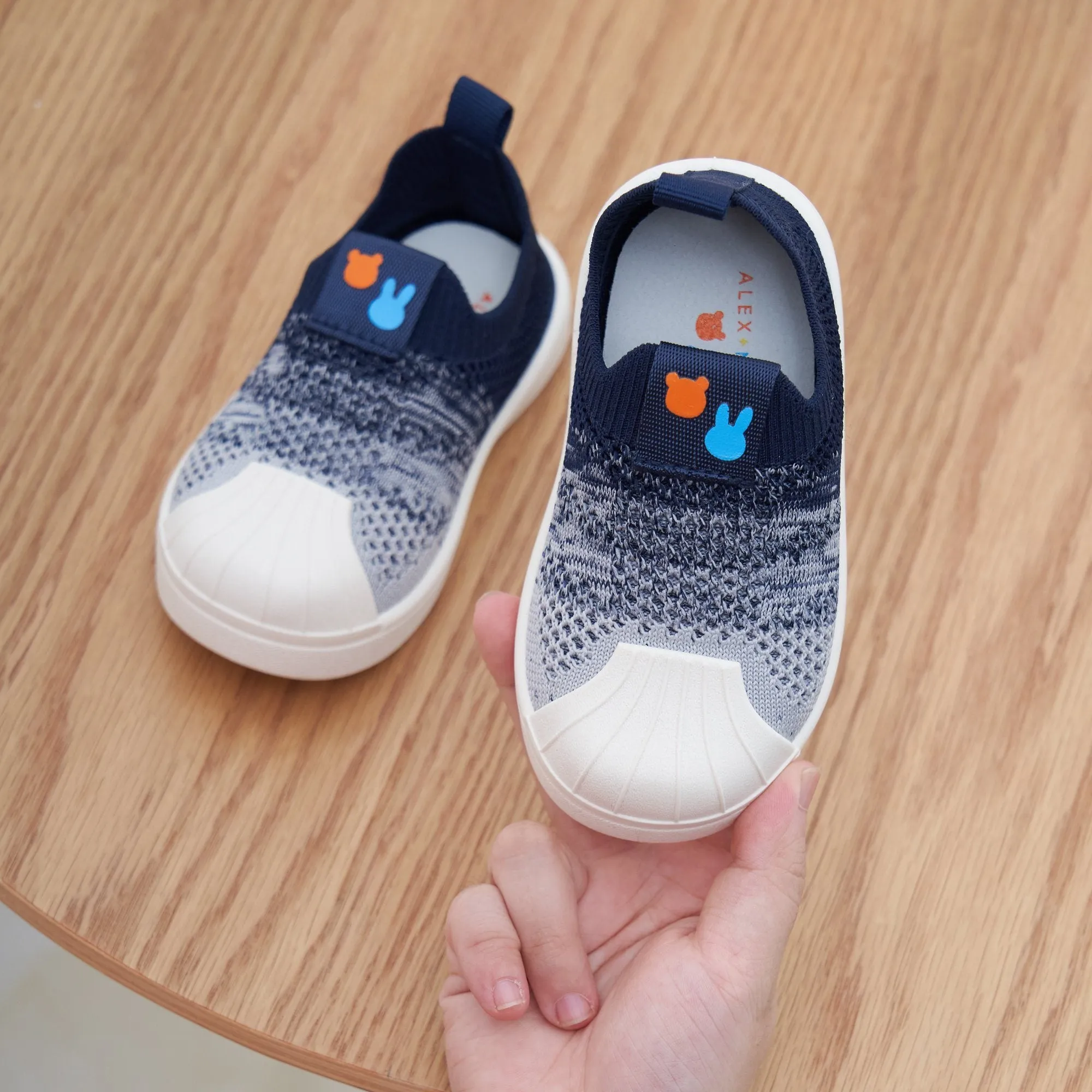 Gradient Color Kids Flyknit First Walker Shoes
