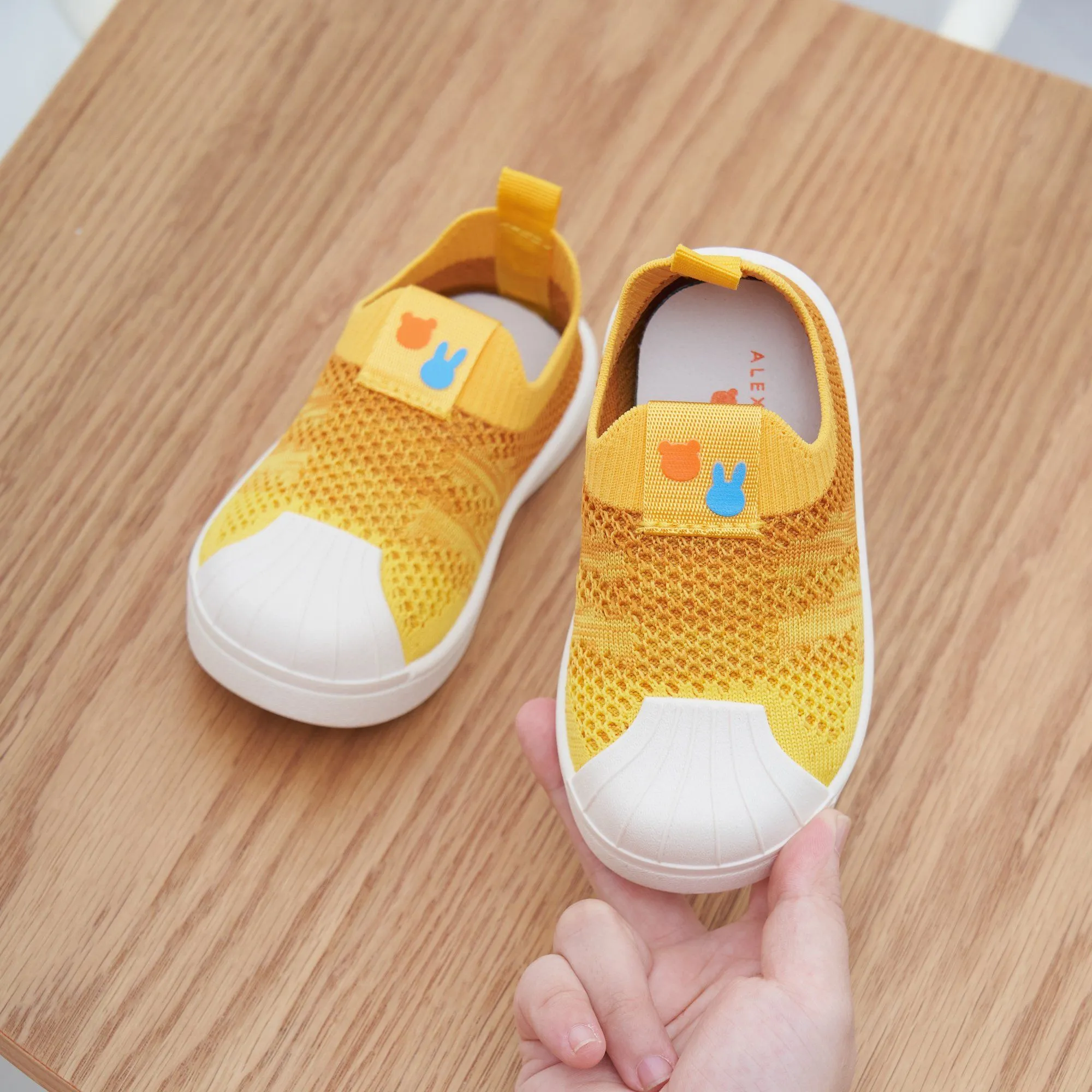 Gradient Color Kids Flyknit First Walker Shoes