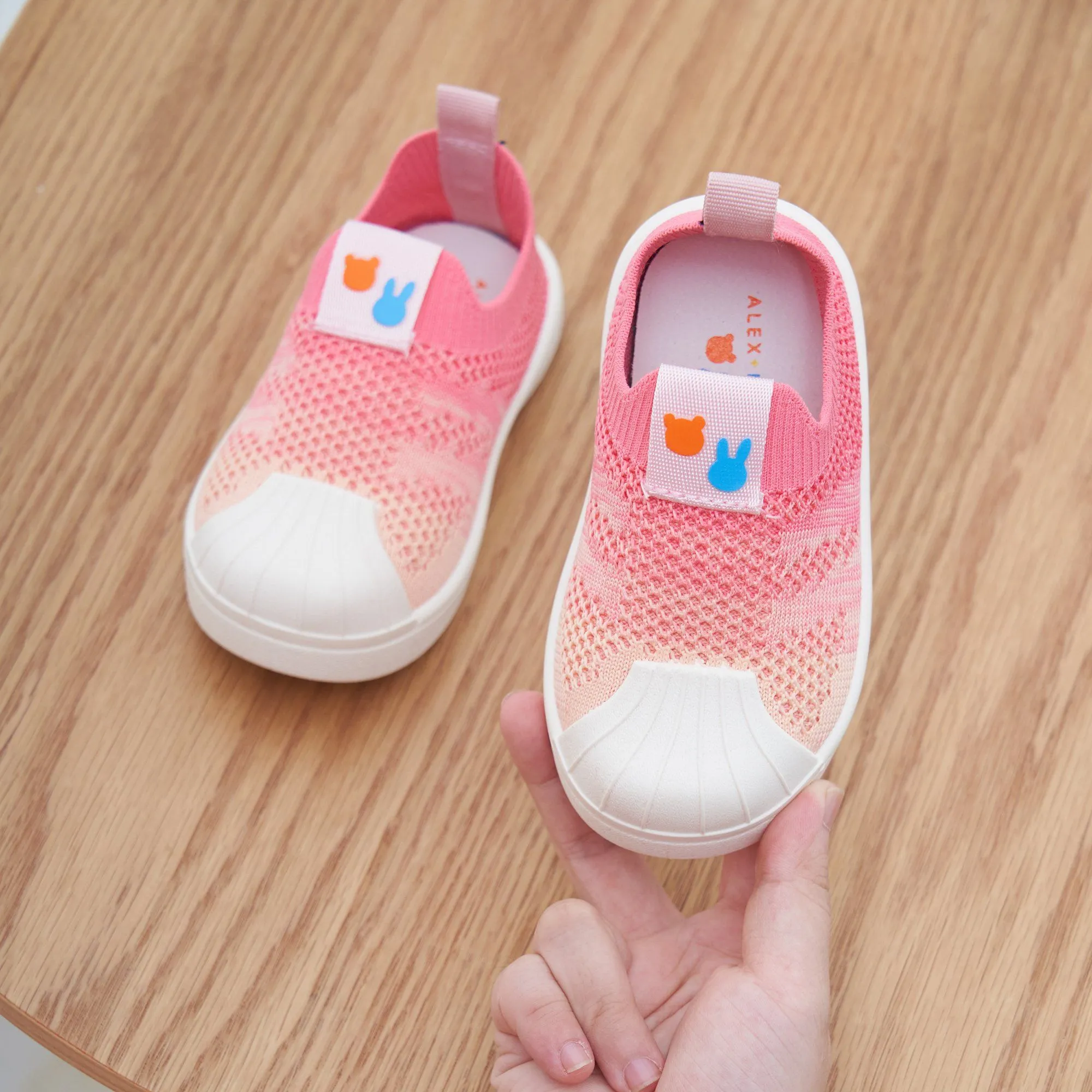 Gradient Color Kids Flyknit First Walker Shoes