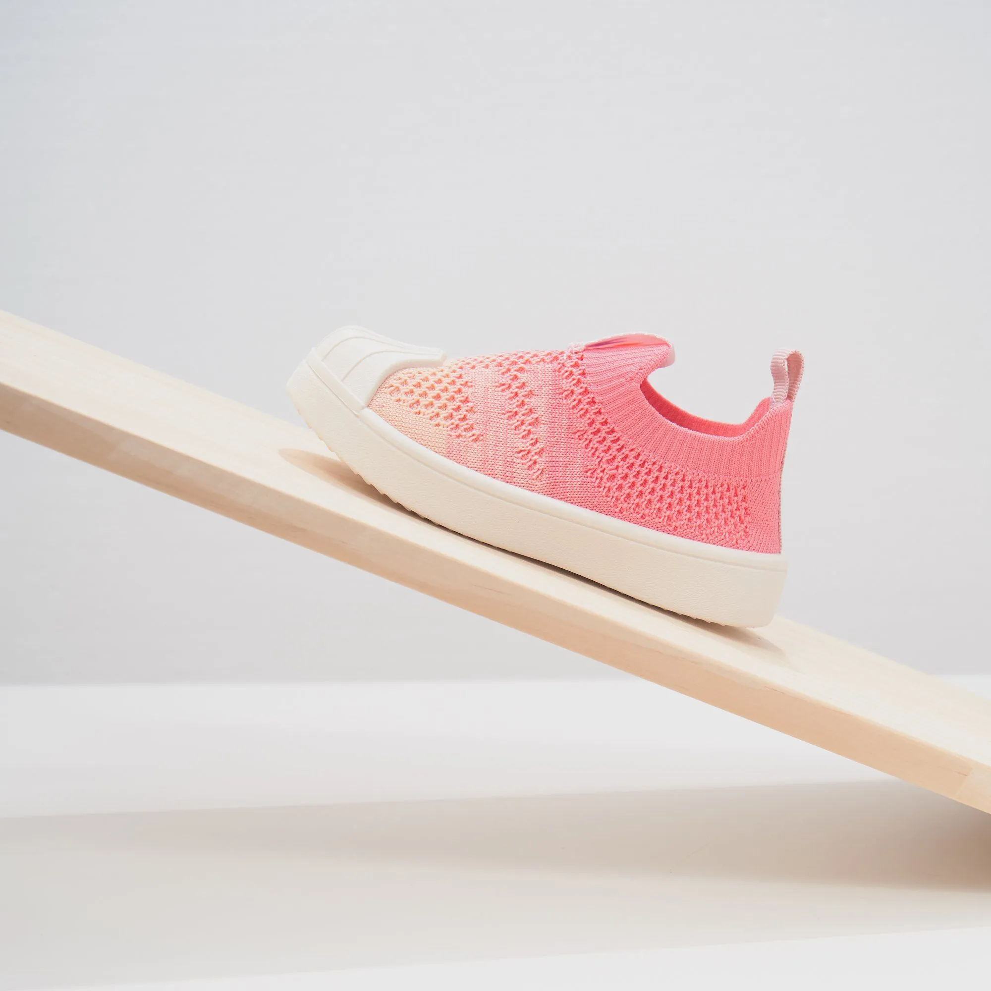 Gradient Color Kids Flyknit First Walker Shoes