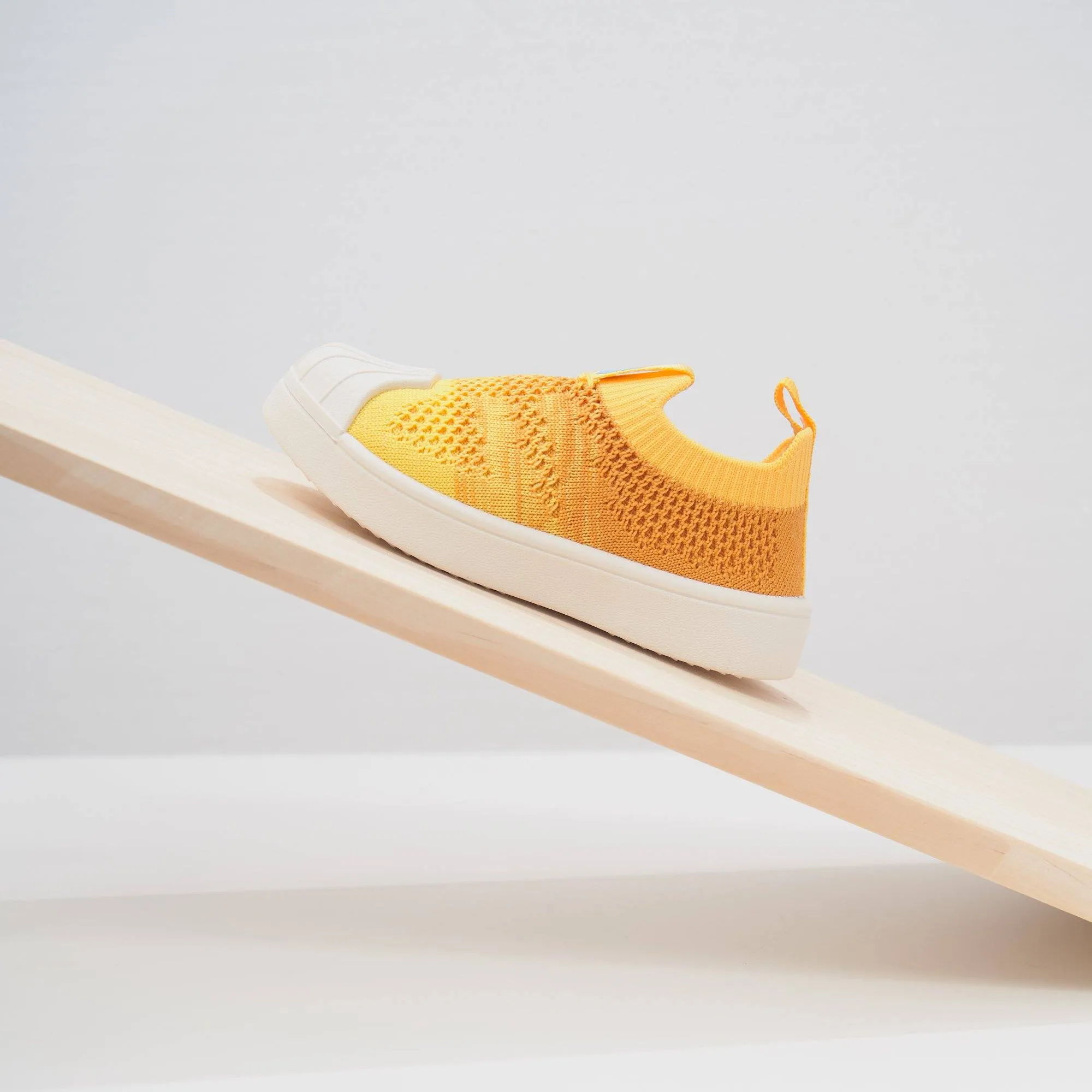 Gradient Color Kids Flyknit First Walker Shoes