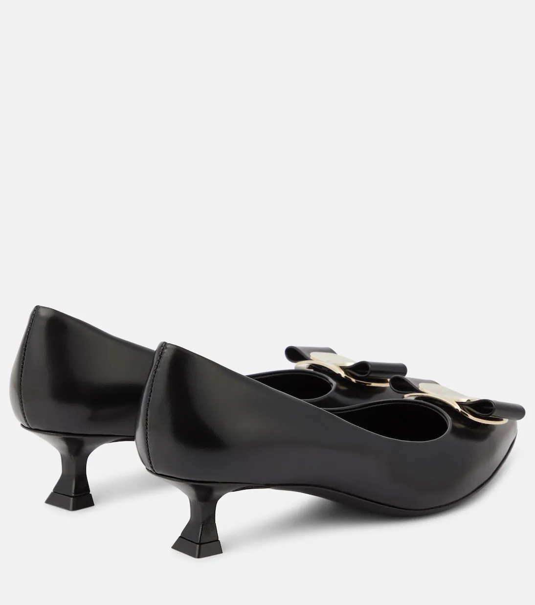 New leather shoes vara. Ferragamo, black