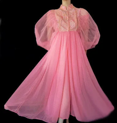 *VINTAGE JENELLE LACE & SATIN DOUBLE NYLON BRIDAL TROUSSEAU PEIGNOIR & NIGHTGOWN SET IN POODLE PINK