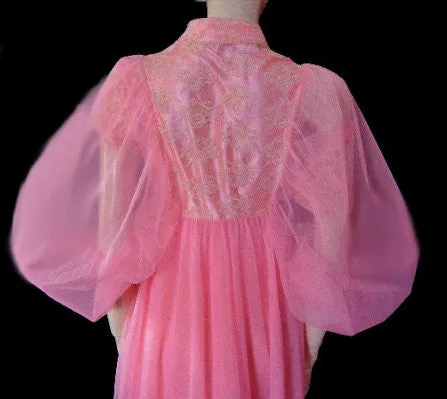 *VINTAGE JENELLE LACE & SATIN DOUBLE NYLON BRIDAL TROUSSEAU PEIGNOIR & NIGHTGOWN SET IN POODLE PINK